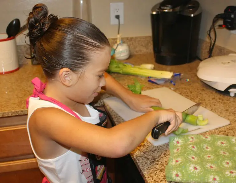 Why I Cook with My Kids and the Importance of the 4-H Food Smart Families Program