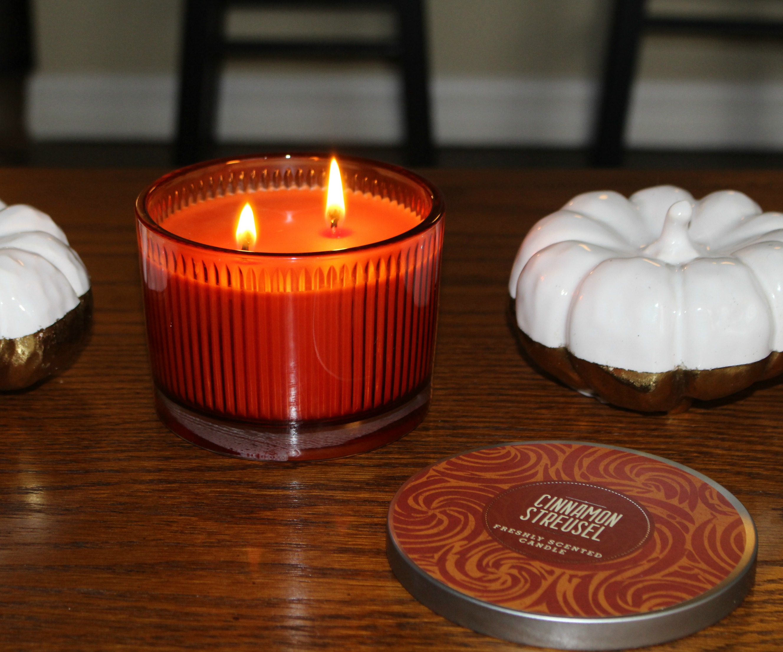 Tips-for-fall-decorating-on-budget-candle