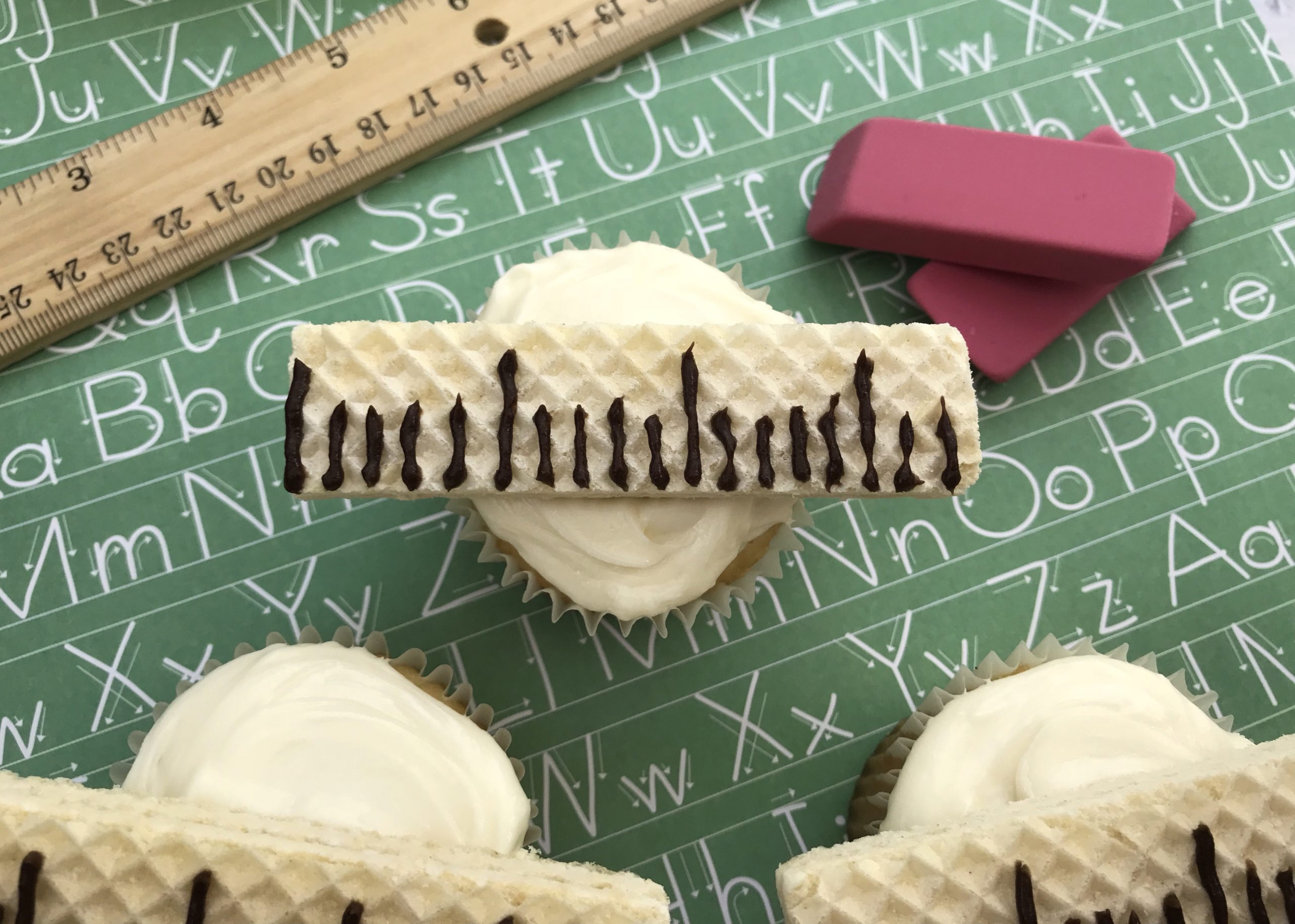 Easy Ruler Back To School Cupcakes Recipe