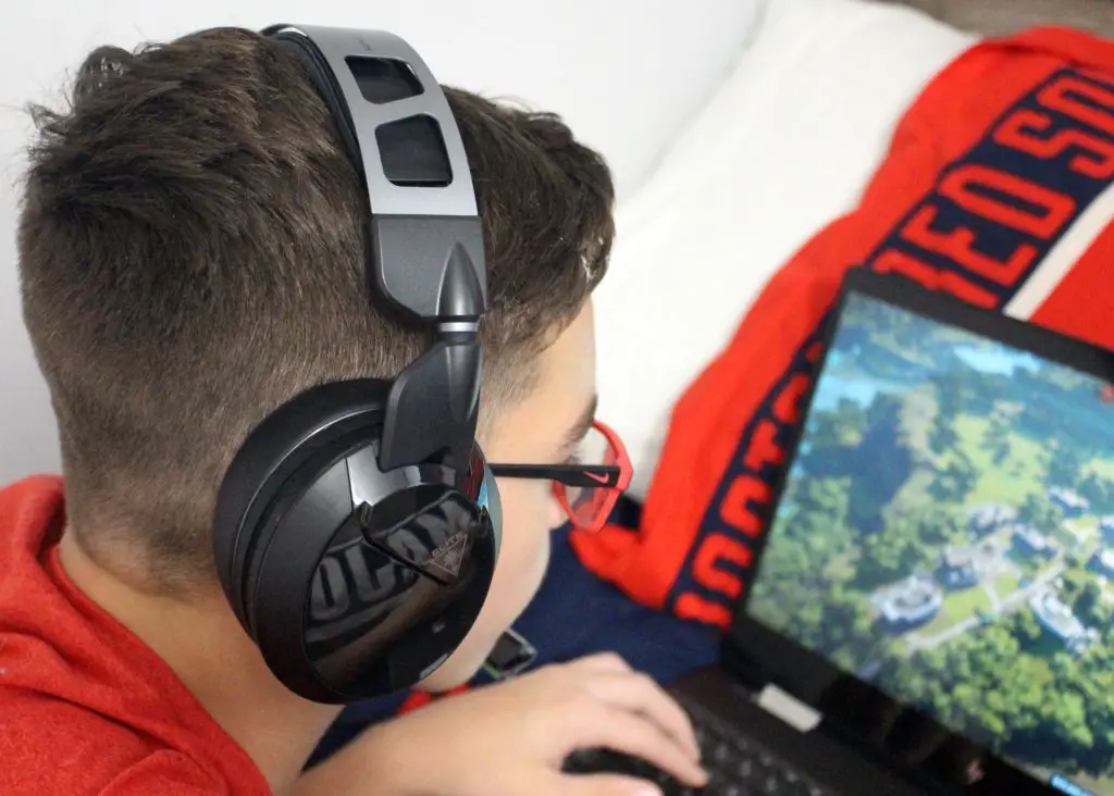 PC Gaming with Turtle Beach Headset