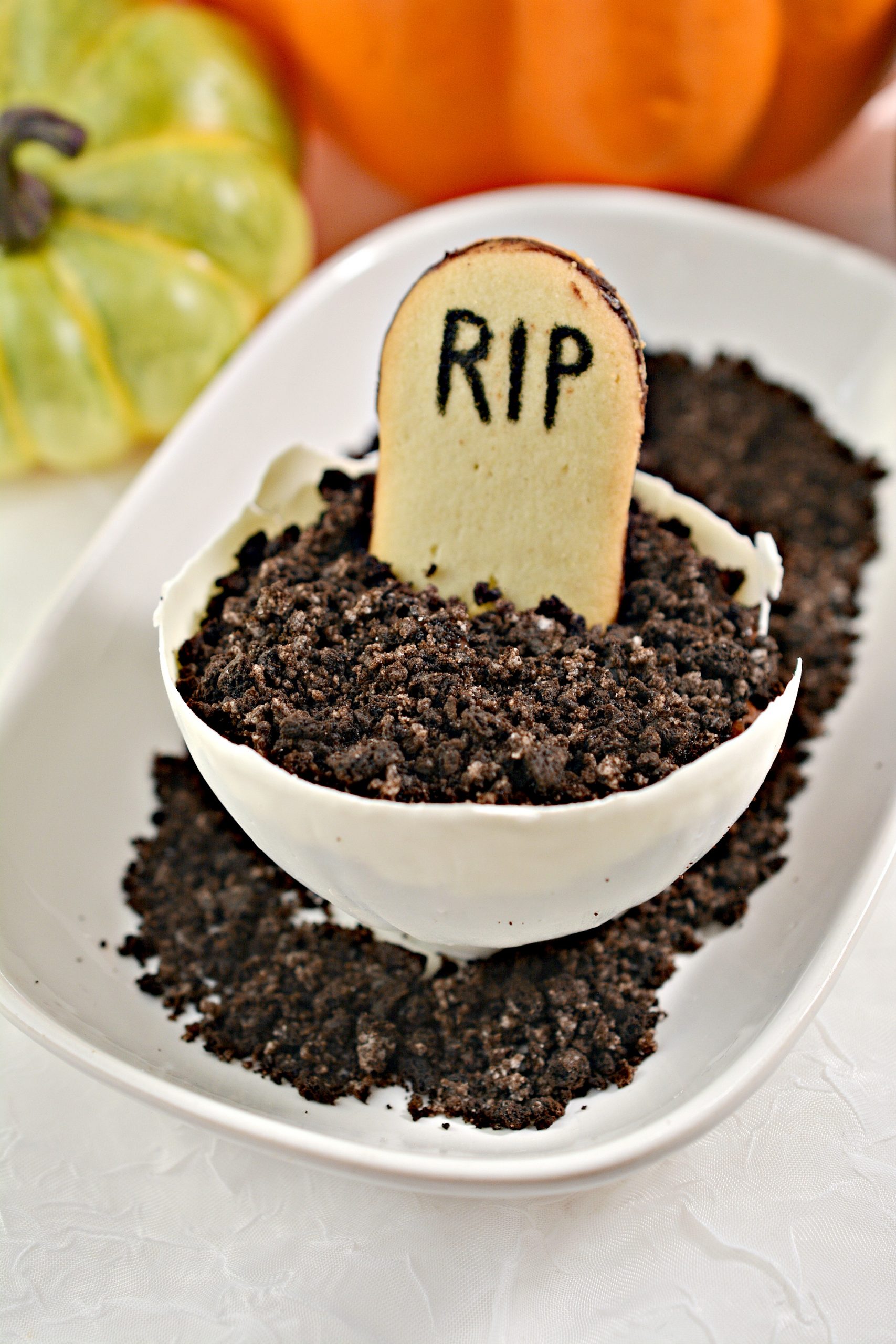 Halloween Pudding Bowls Treats with Cookie Grave Stone