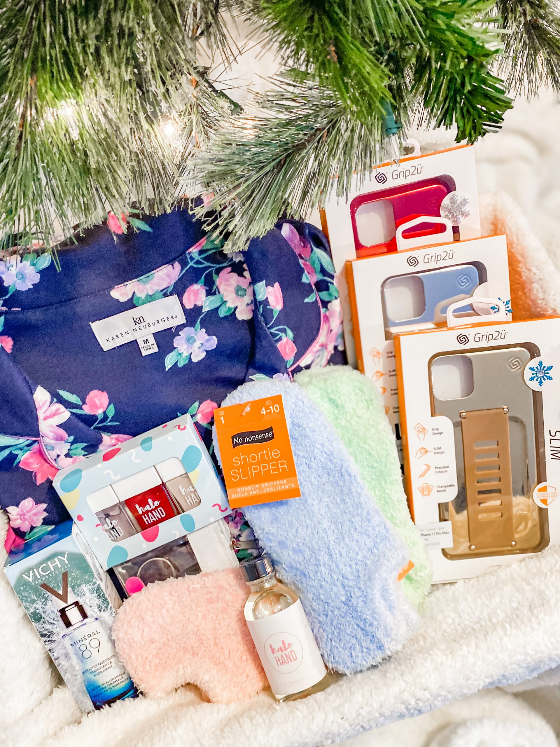 The Best Holiday Gift Ideas for Her This Year!