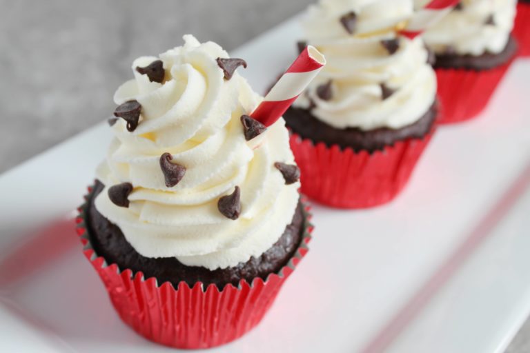 Adorable Hot Cocoa Cupcakes Recipe That You Need to Try