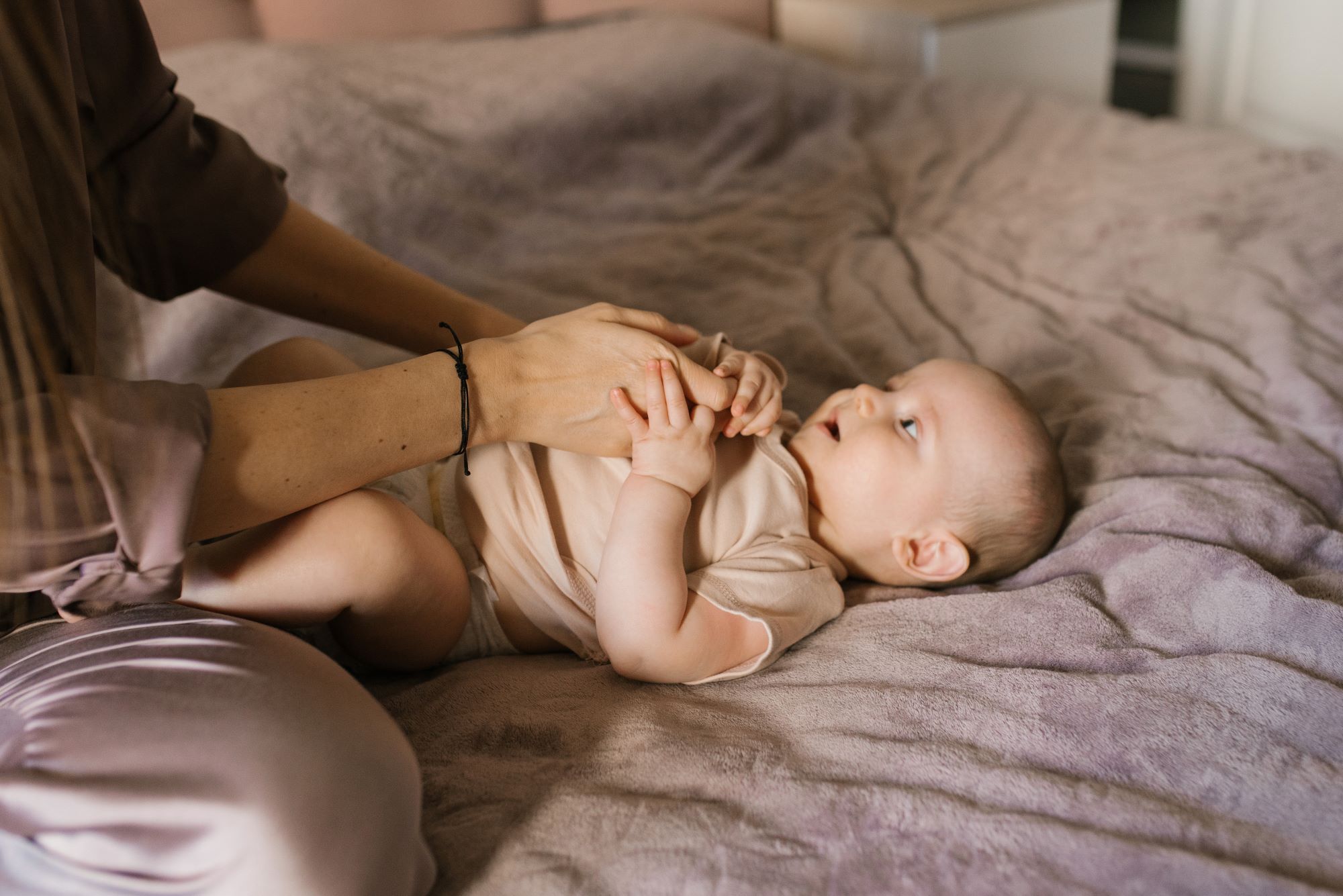 10 Tips For Dressing Your Baby Comfortably