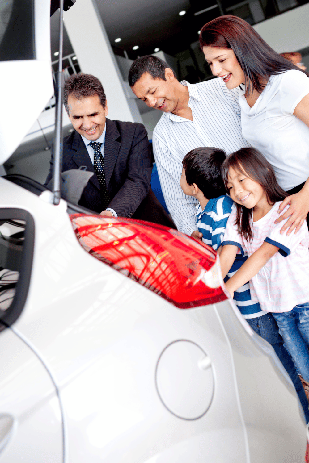 8 Aspects Every Parent Must Look Into While Buying a New Family Car