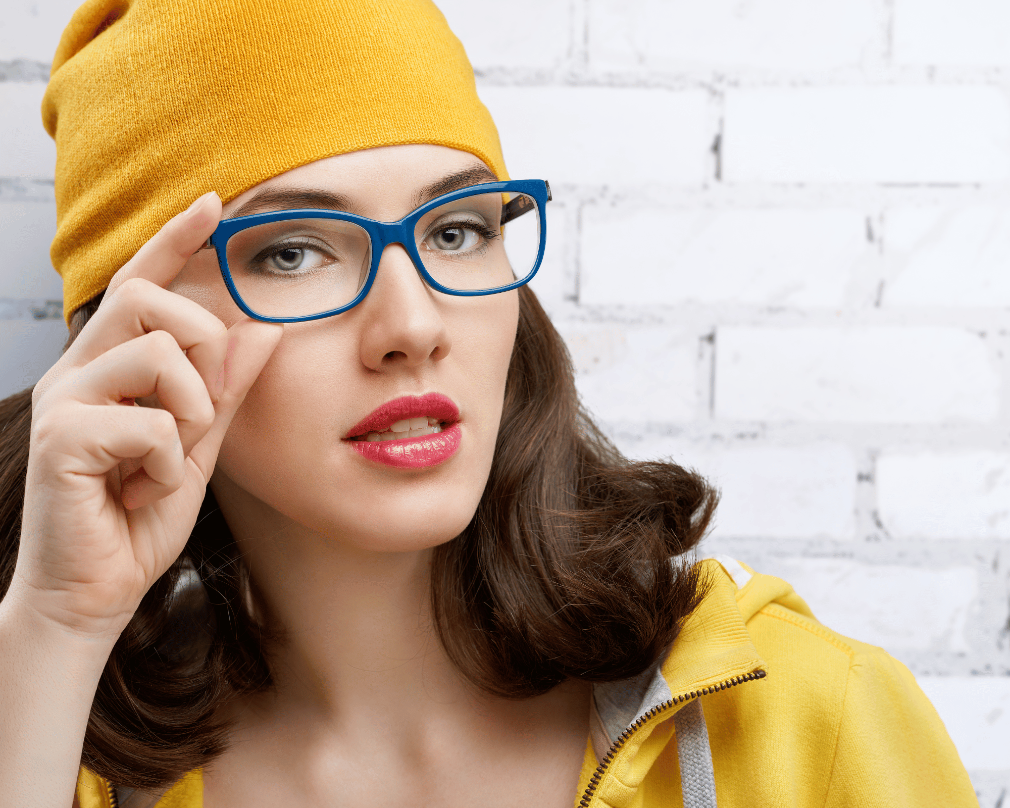 How to Pick Trendy Eyeglasses to Fit Your Outfit: A Guide to Finding the Perfect Pair