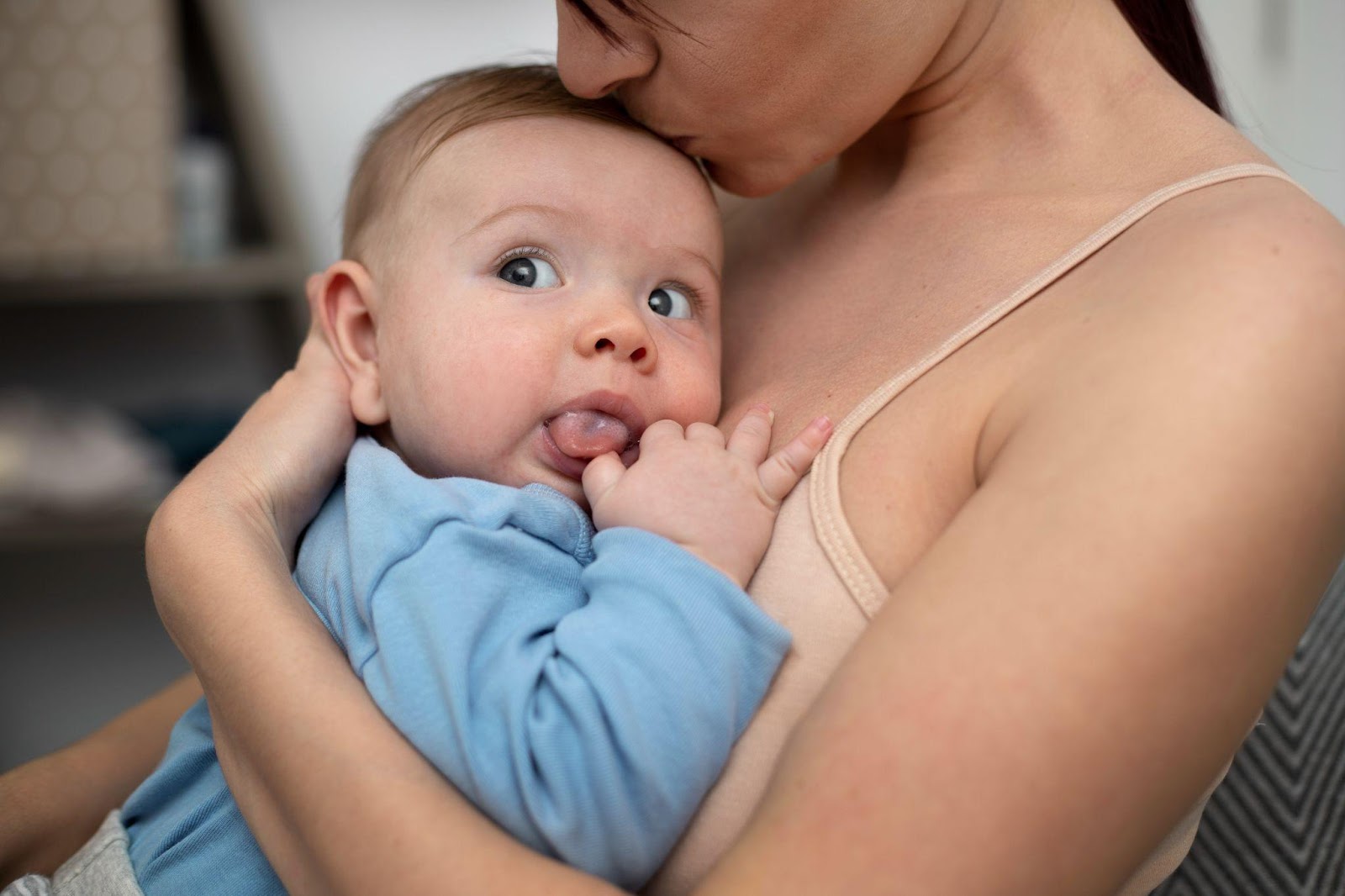How Many Pumping Bras Do I Need: A Practical Guide for Nursing Moms